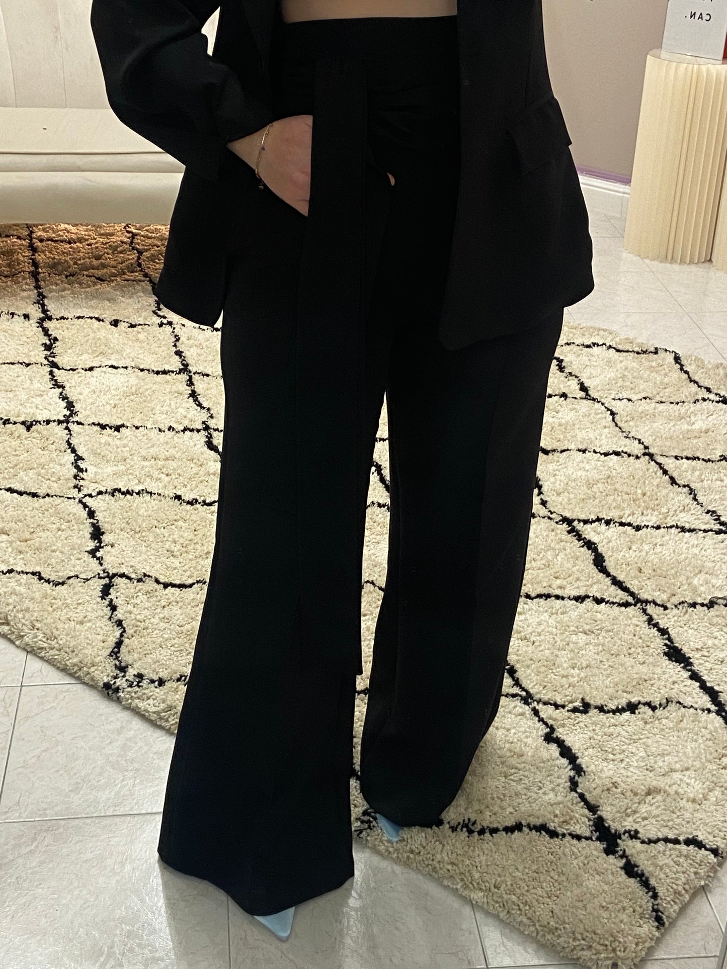 PANTALONE CON FUSCIACCA
